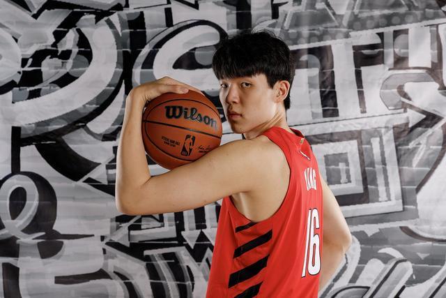 开拓者新赛季飞行旅程8.2万公里全联盟最长 1月要连打3个背靠背！