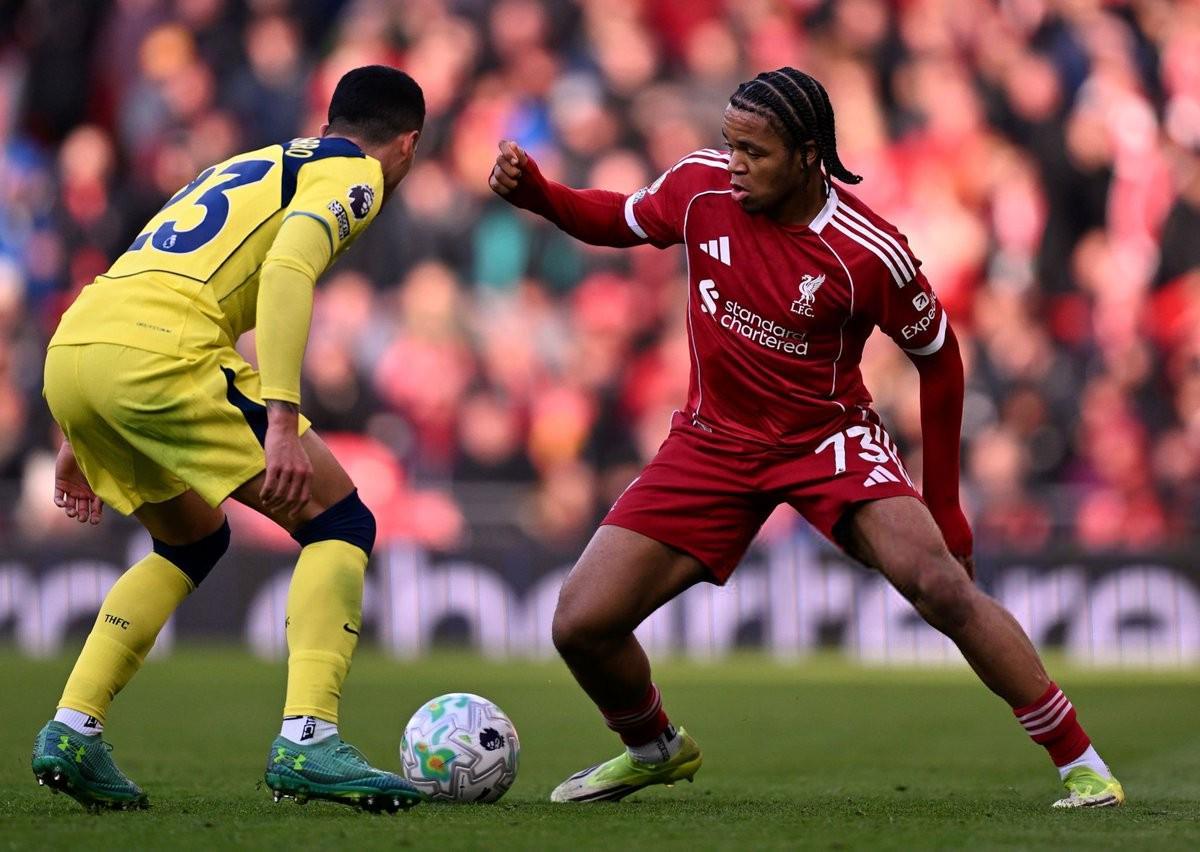 蓝鲸体育官网-自有统计以来，恩古莫哈是英超单场完成7次过人最年轻的球员